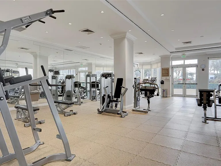 4240 Galt Ocean Dr #1006 — Photo 32