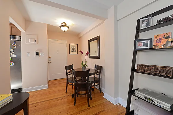 Sold by Re/Max In The City | media 23