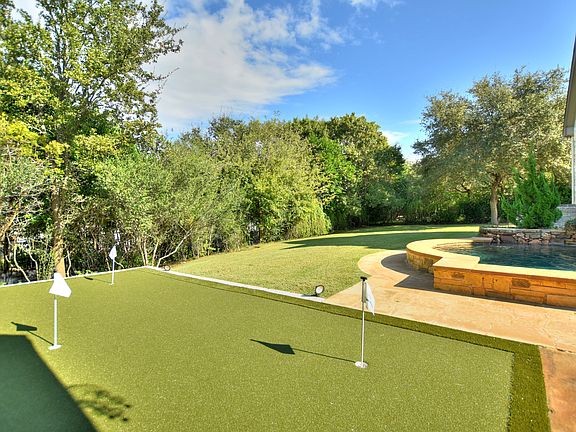 5-Hole Putting Green