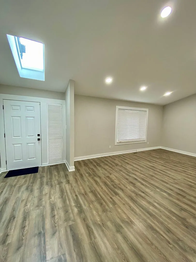 Spacious Inside and Out! 5 bed 3 bath Home in 80907! — Photo 4