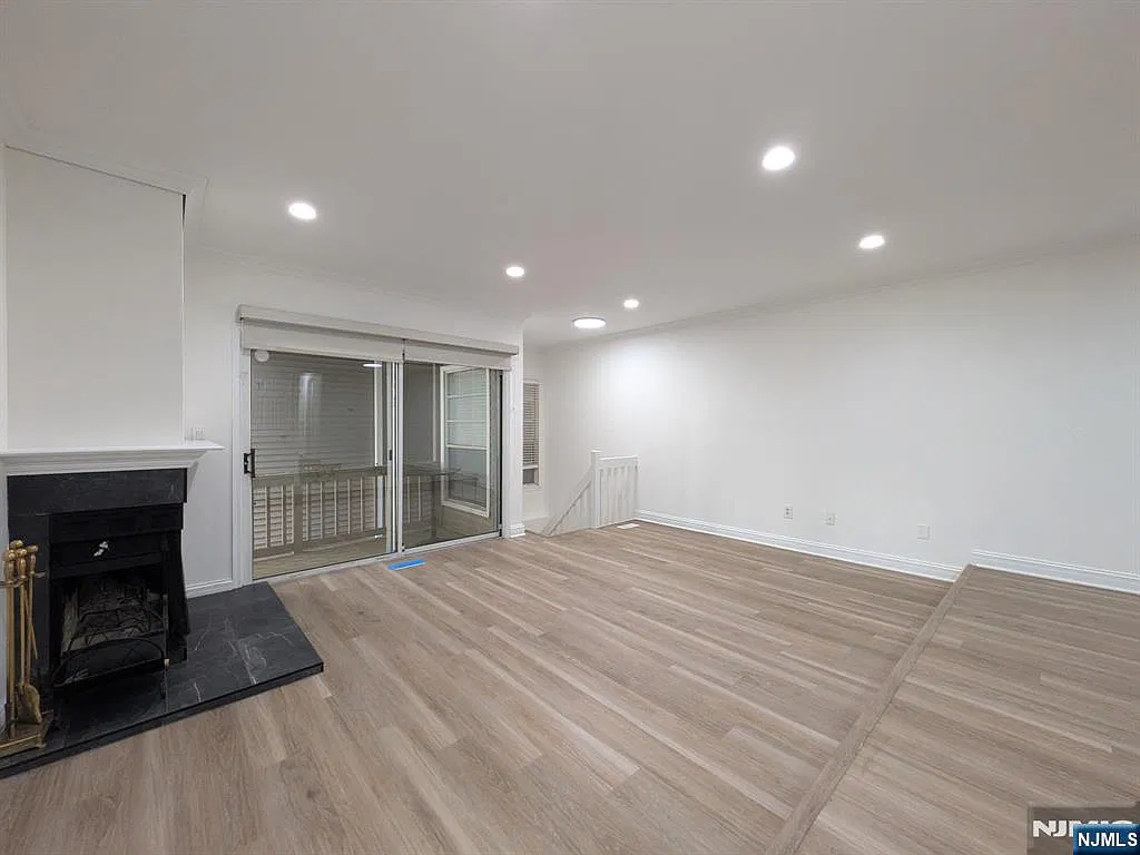 2 bed, 3.0 bath, $3,750 — Photo 3