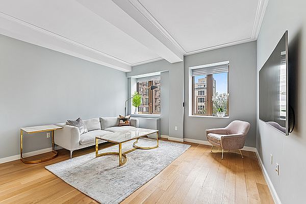1st image of 225 E 19th St #704