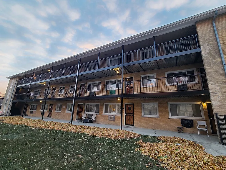 7206 N Ashland Blvd #B — Photo 1