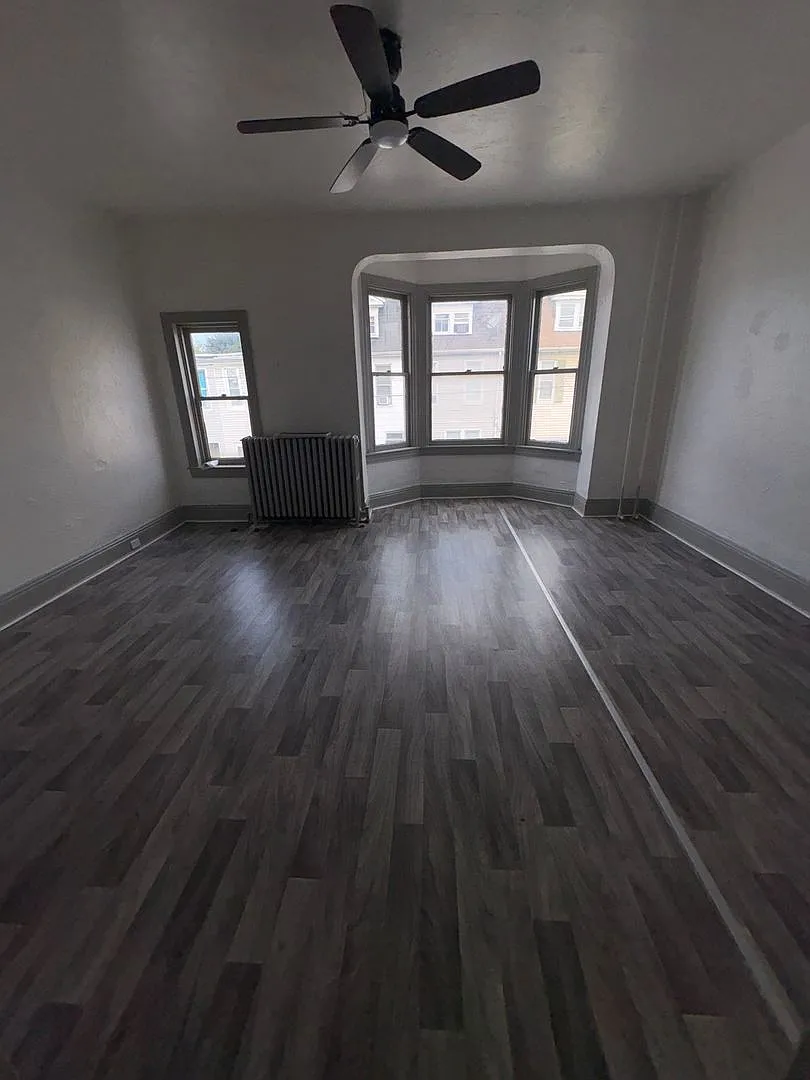 654 W College Ave — Photo 3
