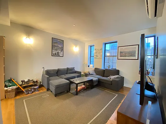 Rented by Zjama Realty Corp | media 23