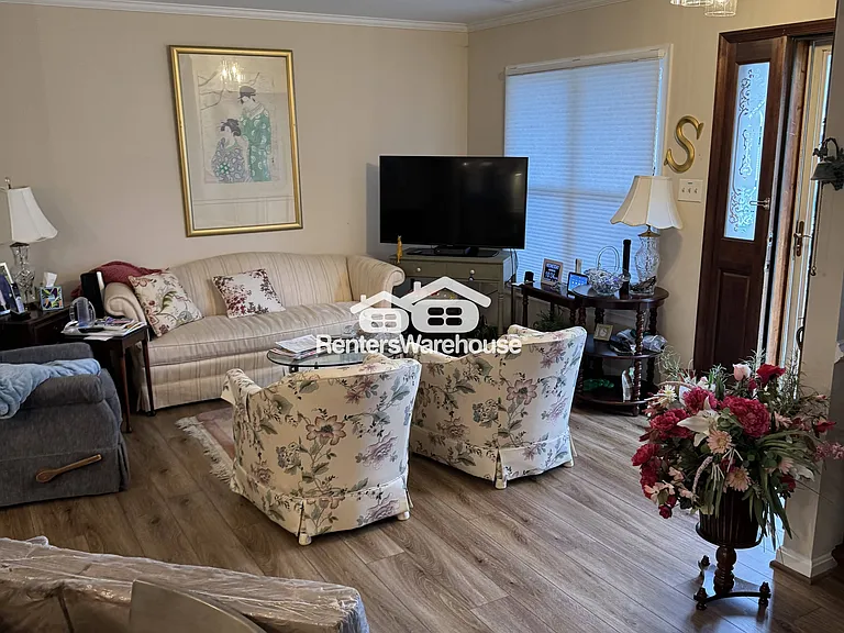 930 Riversedge Cir — Photo 2