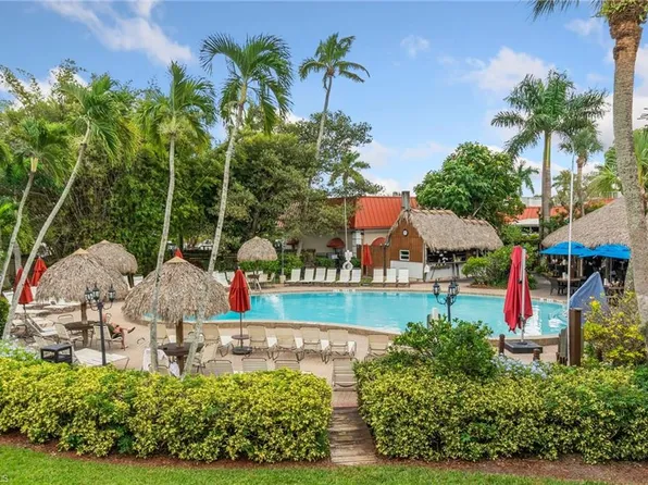 2555 Tamiami TRL N #204, NAPLES, FL 34103