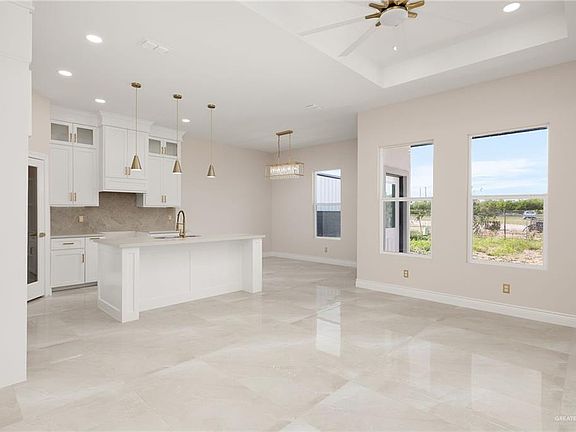 4th image of 2513 Afortunado Ave