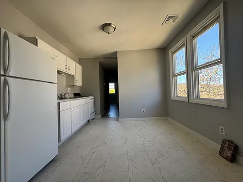 65 Fairview St Photo 1