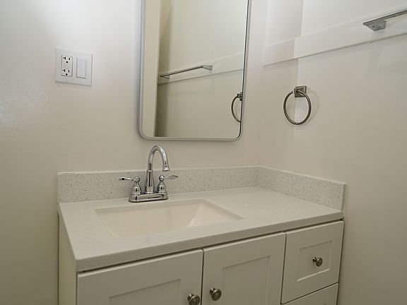 2nd image of 921 Haight St #2