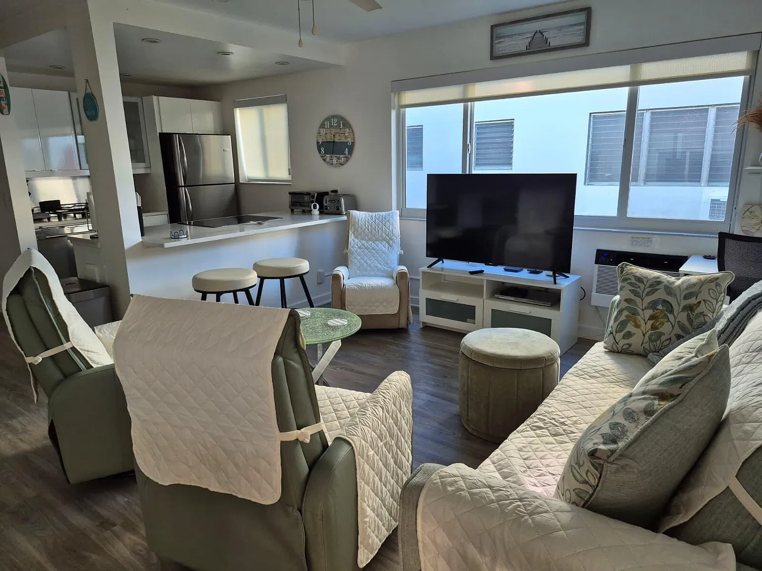 2 bed, 1.0 bath, 880 sqft, $2,300 — Photo 4