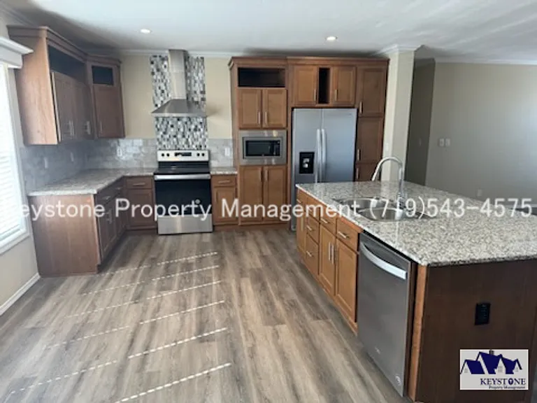 1051 E Platteville Blvd — Photo 8