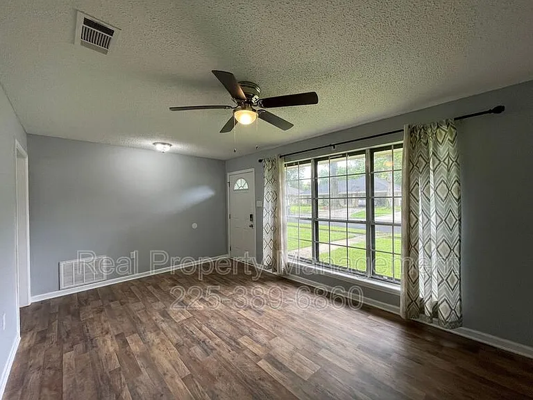 15482 Patricia Dale Dr — Photo 2