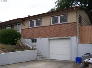 614 E 17th Pl, The Dalles, OR 97058