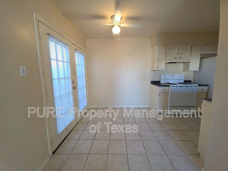 5808 Wellington Dr #3 — Photo 11