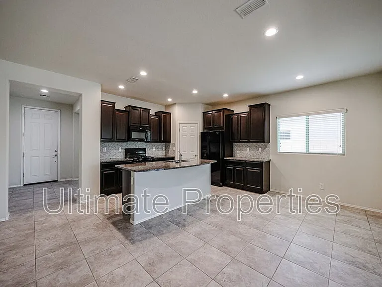 17777 W Maya Way — Photo 4