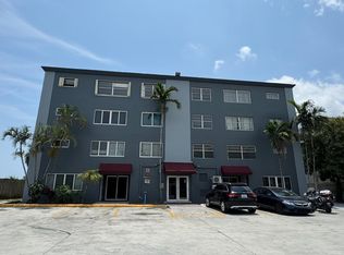 1060 Crystal Lake Drive #101, Deerfield Beach, FL 33064