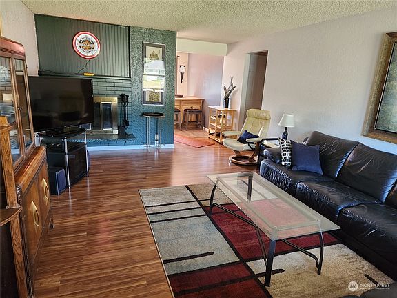 3rd image of 5025 80th Avenue Ct E