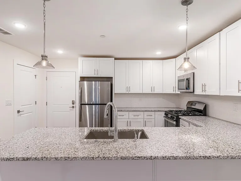 2413 Federal St #13 — Photo 8