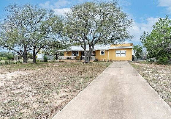 4th image of 728 Jim Bowie Dr