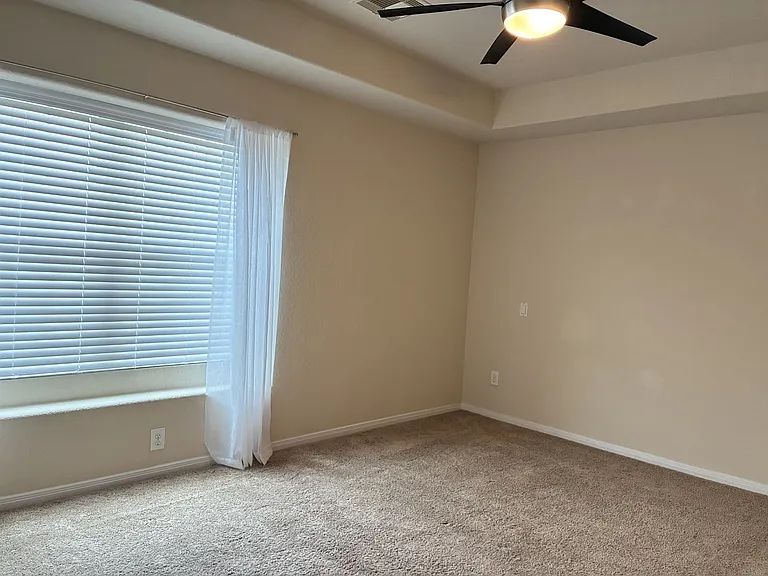 2588 Hallmark Oak St — Photo 16
