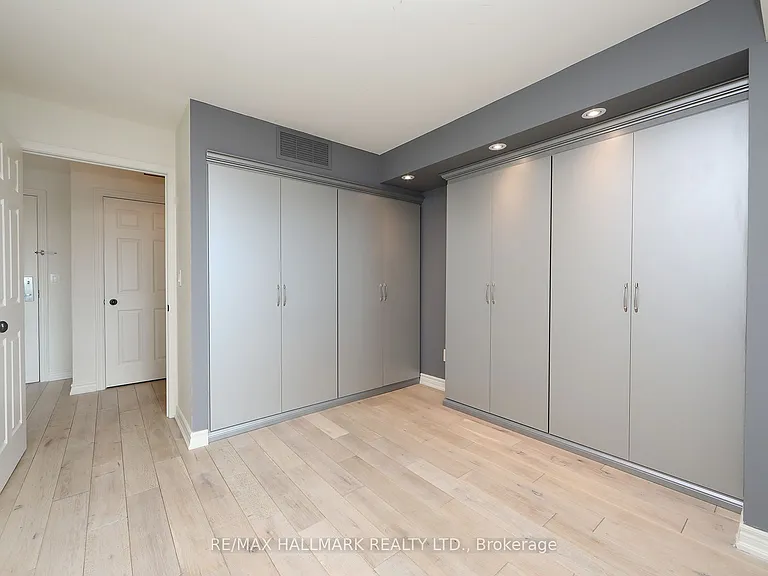 18 Valley Woods Rd #Penthouse 206 — Photo 23
