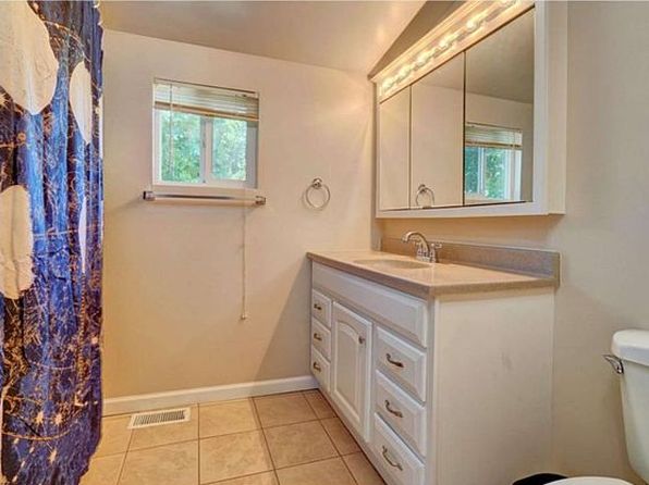 27 Roberts Ct W, Portsmouth, VA 23701
