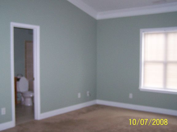 4th image of 172 Seven Oaks Ln