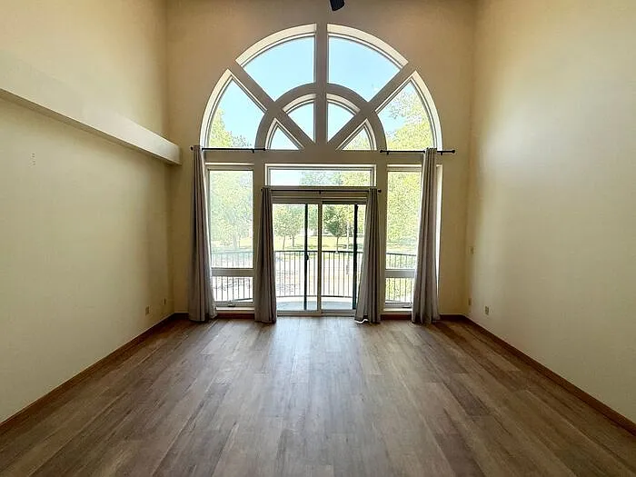 816 S College Ave #1 — Photo 10