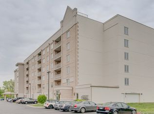 2030 Saint Regis Dr #210, Lombard, IL 60148