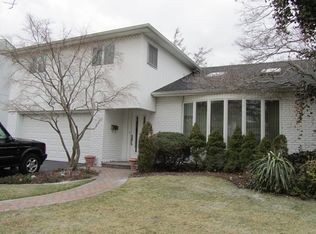 739 Gilbert Pl, Valley Stream, NY 11581