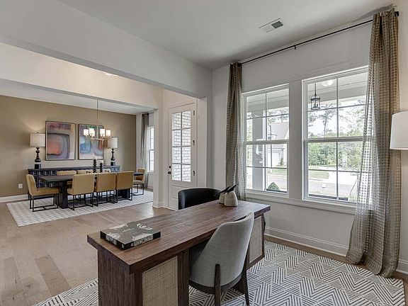 Sterling Crest - Cromwell Interior Image 2