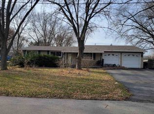 1445 Thoria Rd, Batavia, IL 60510