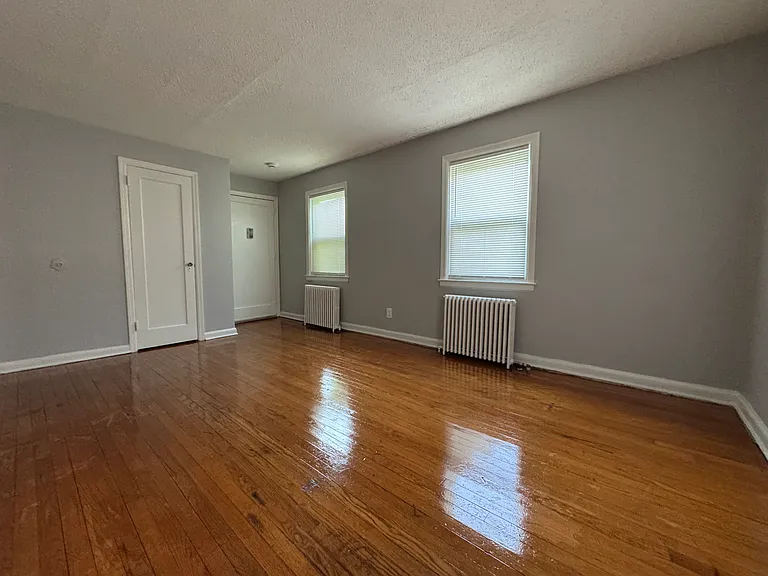 35-03 Hughes St #35-03 — Photo 2