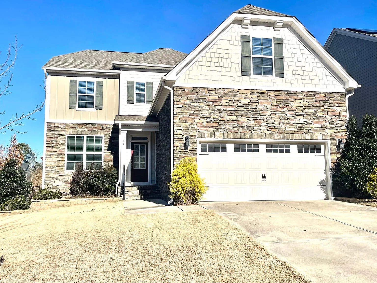 4 bed, 2860 sqft, $2,850 — Photo 2