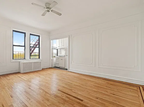 44-14 Newtown Rd #5G, Astoria, NY 11103