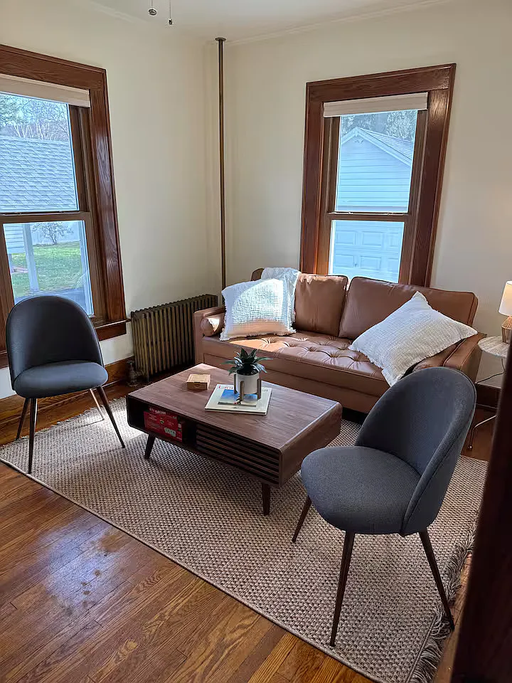 3 bed, 1250 sqft, $1,785 — Photo 2