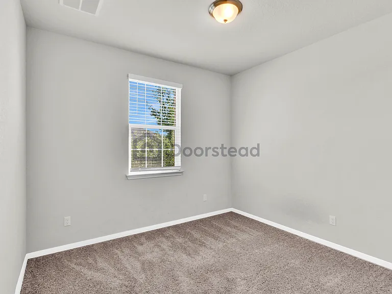 121 Naset Dr — Photo 21