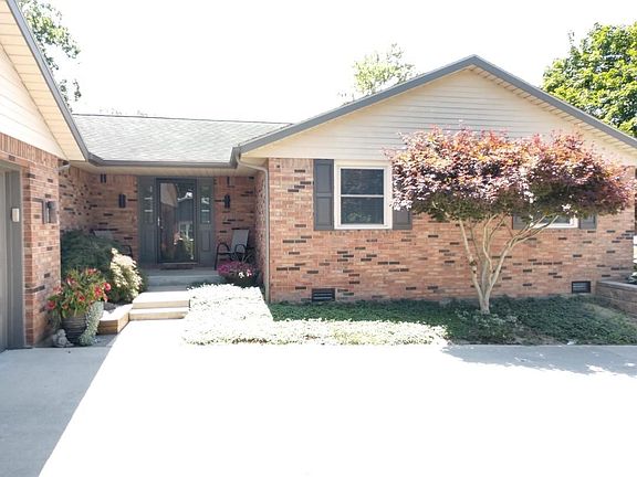 2nd image of 1100 N Tyrone Dr