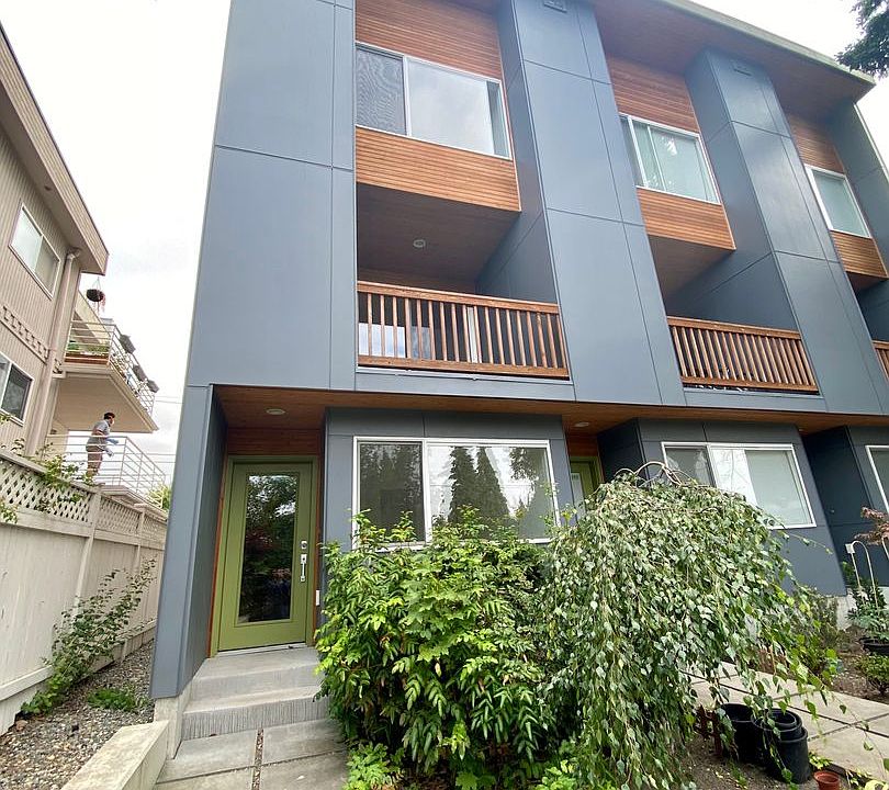 5620 Roosevelt Way NE Seattle WA Zillow