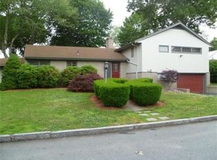 1028 Ray St, Fall River, MA 02720