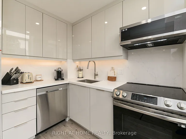 24 Southport St #853 — Photo 12