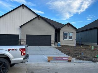 1218 SE Windbreak Dr, Lees Summit, MO 64081