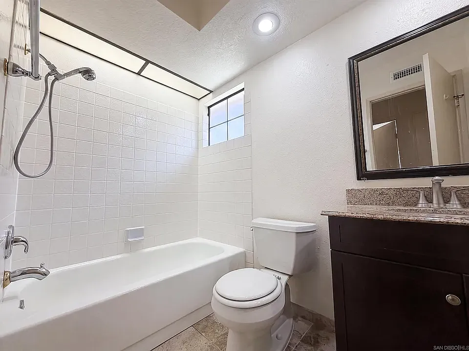 3 bed, 1573 sqft, $4,000 — Photo 2