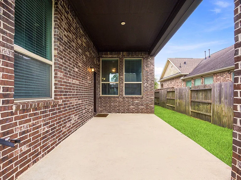 16875 Olympic National Dr — Photo 32