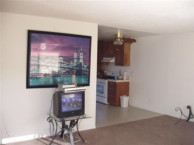 LIVING ROOM TO KITCHEN