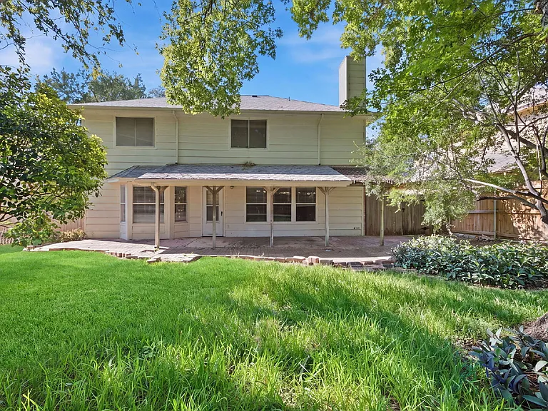 832 Dimrock — Photo 45