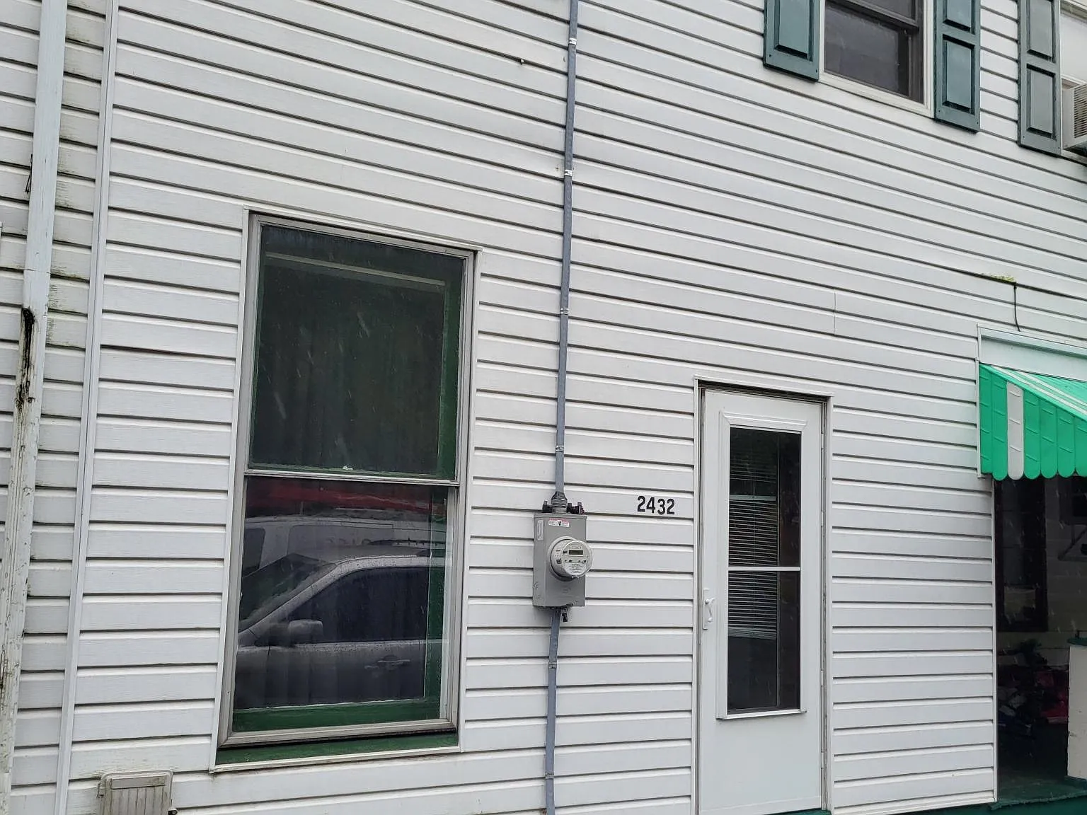 2 bed, 700 sqft, $975 — Photo 1