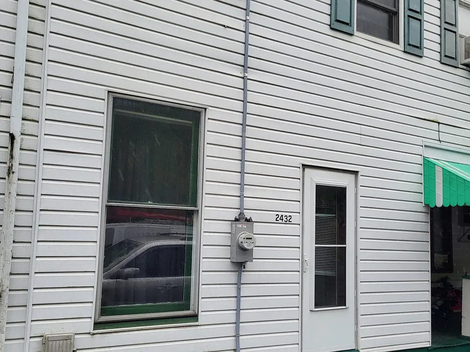 2432 Main St