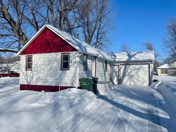 910 Grandview Ave, Worthington, MN 56187